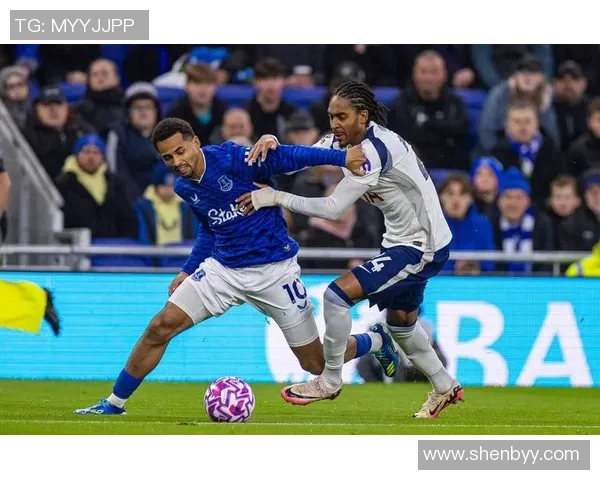 足球球星首粒进球的传奇瞬间及其背后故事揭秘